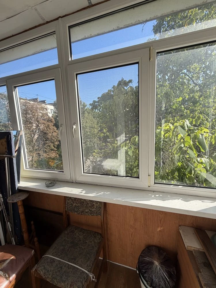 Продам 2-кімнатну квартиру в Камянському, 3/5, Максим Чиженка, меблі, техніка
