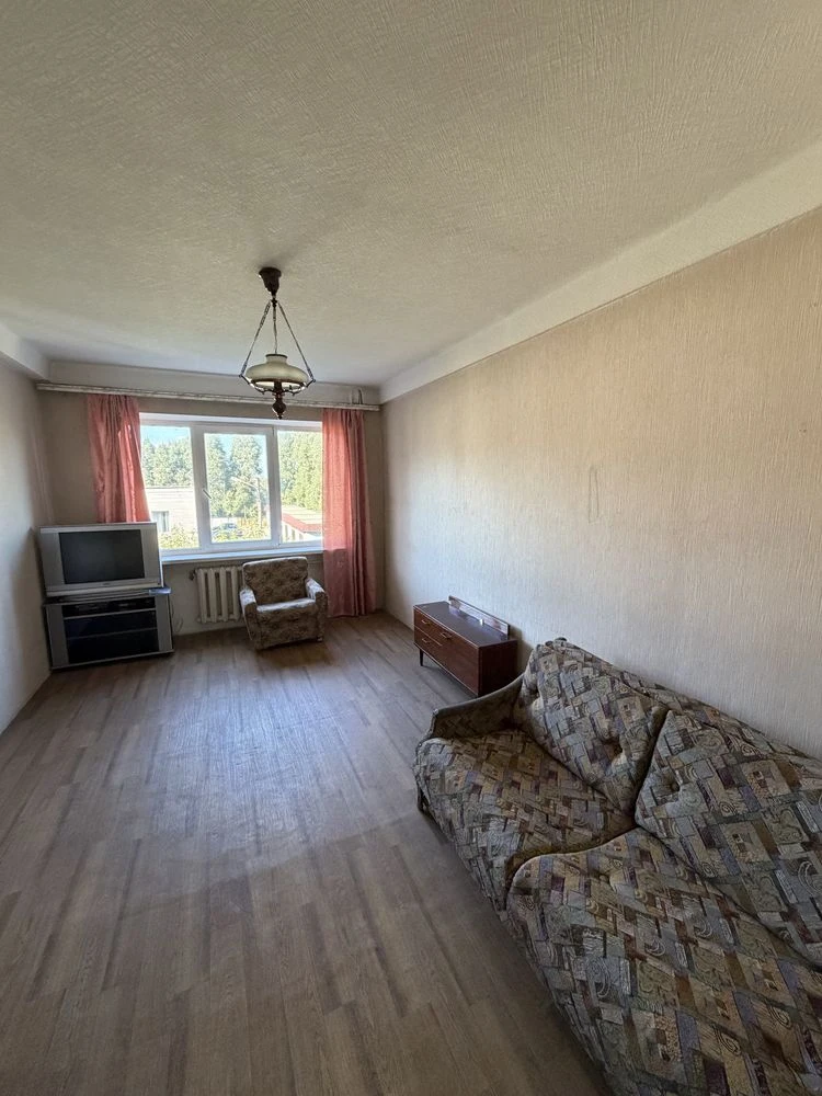 Продам 2-кімнатну квартиру в Камянському, 3/5, Максим Чиженка, меблі, техніка