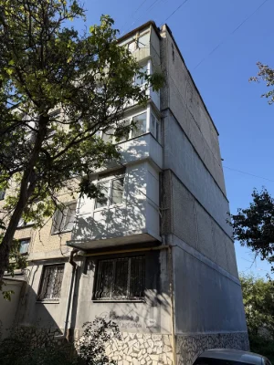 Продам 2-кімнатну квартиру в Камянському, 3/5, Максим Чиженка, меблі, техніка