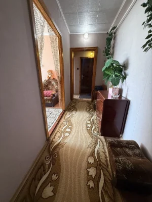 For Sale: Cozy 4-room apartment, Left Bank