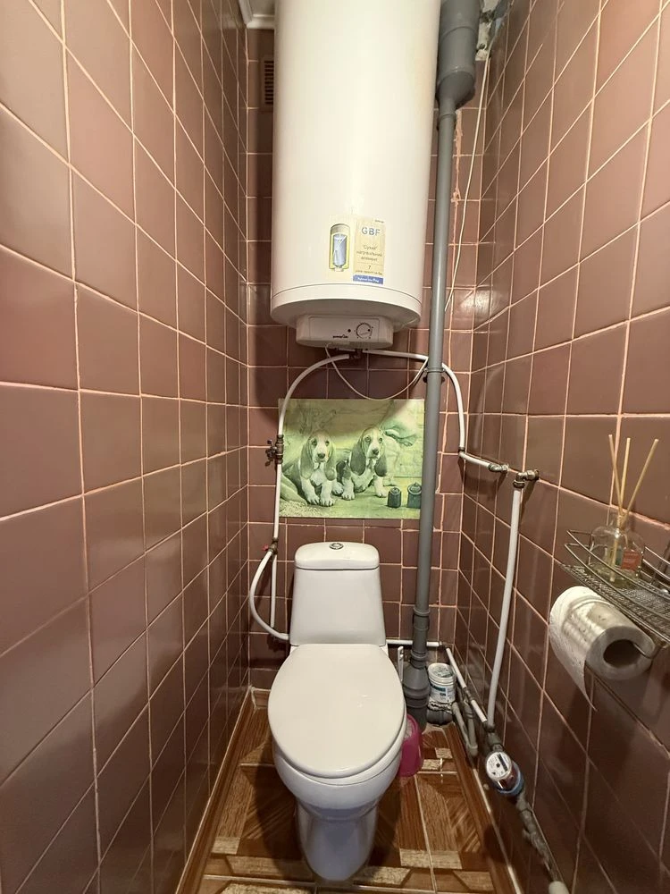 For Sale: Cozy 4-room apartment, Left Bank