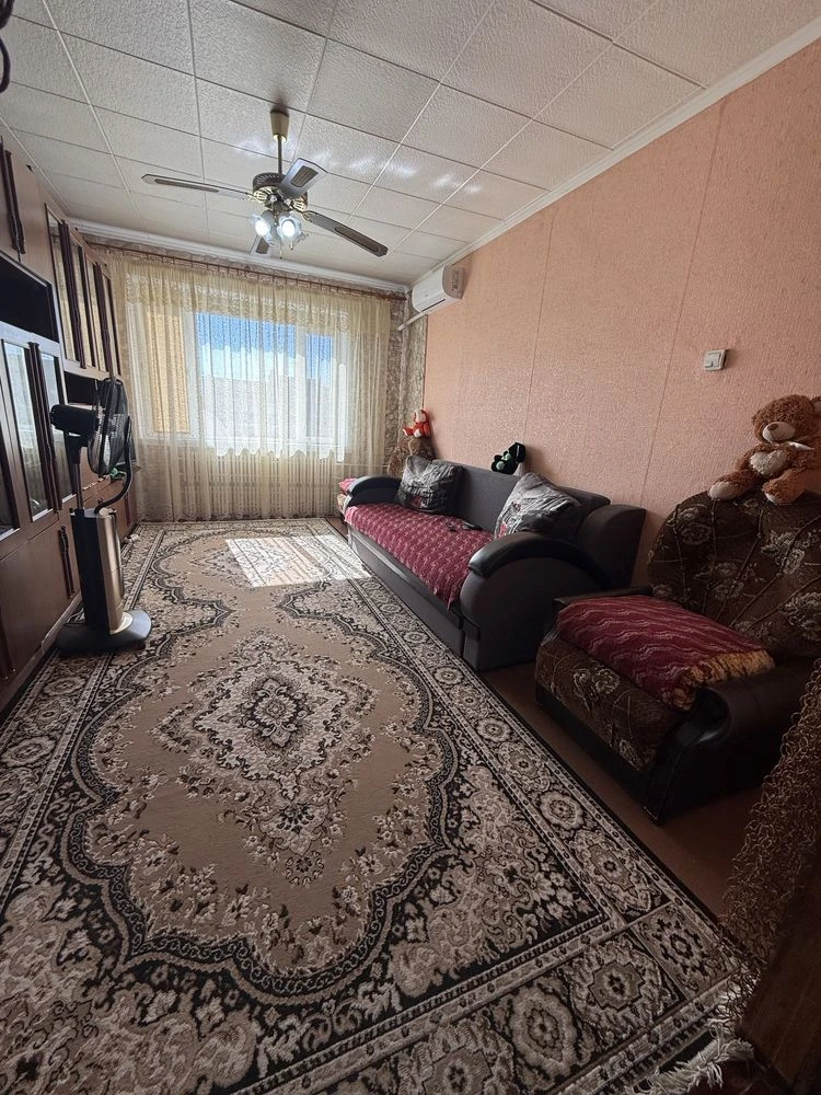 For Sale: Cozy 4-room apartment, Left Bank