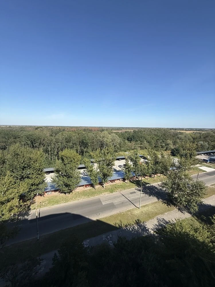 For Sale: Cozy 4-room apartment, Left Bank
