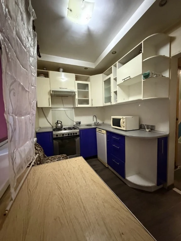 Red Line 5-room apartment Left Bank 103 m² + 4 balconies
