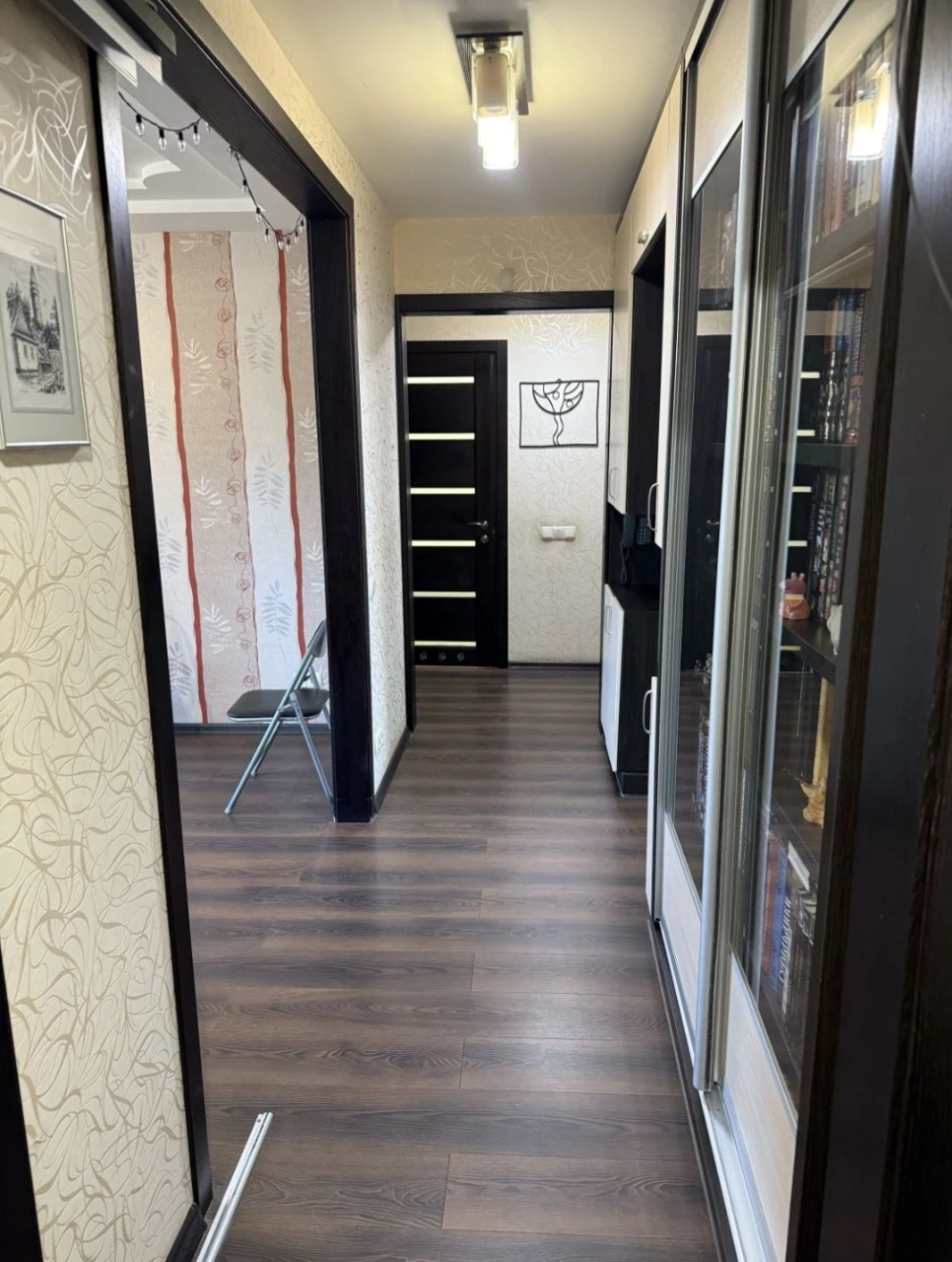 For sale 4-room apartment! Left bank!