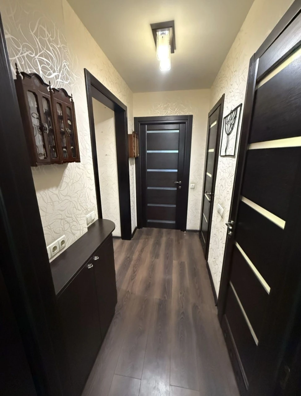 For sale 4-room apartment! Left bank!