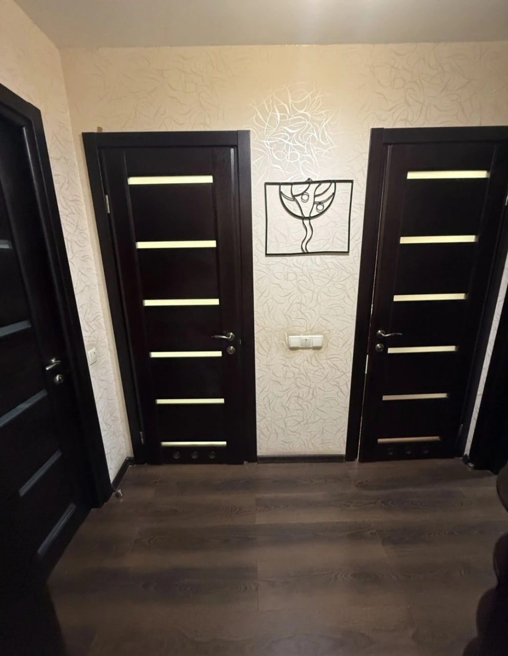 For sale 4-room apartment! Left bank!