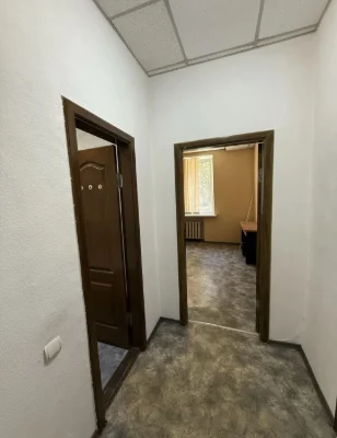 Продається 3-кімнатна квартира! Центр міста!