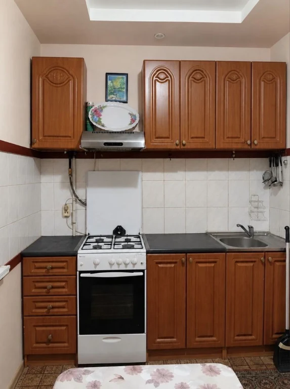 Продам 3-ком.кв на Левом берегу, 5 микрорайон с видом на Лес