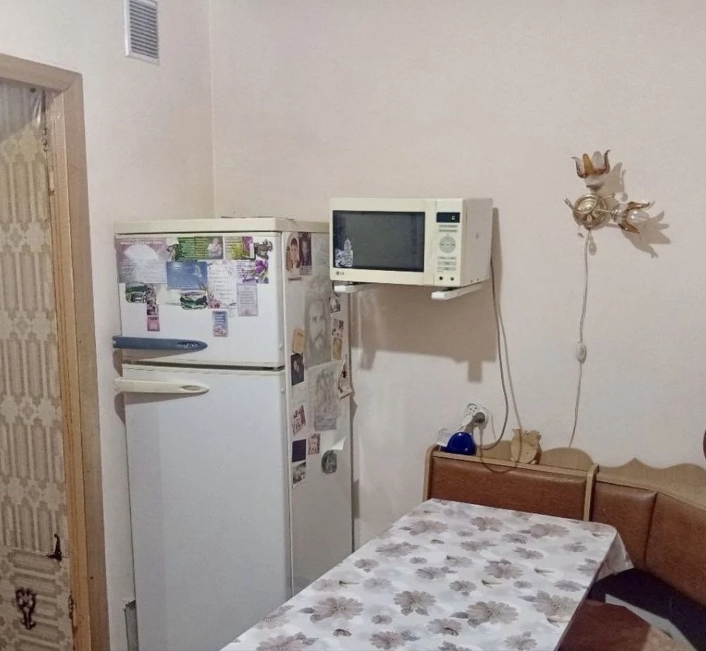Продам 3-ком.кв на Левом берегу, 5 микрорайон с видом на Лес
