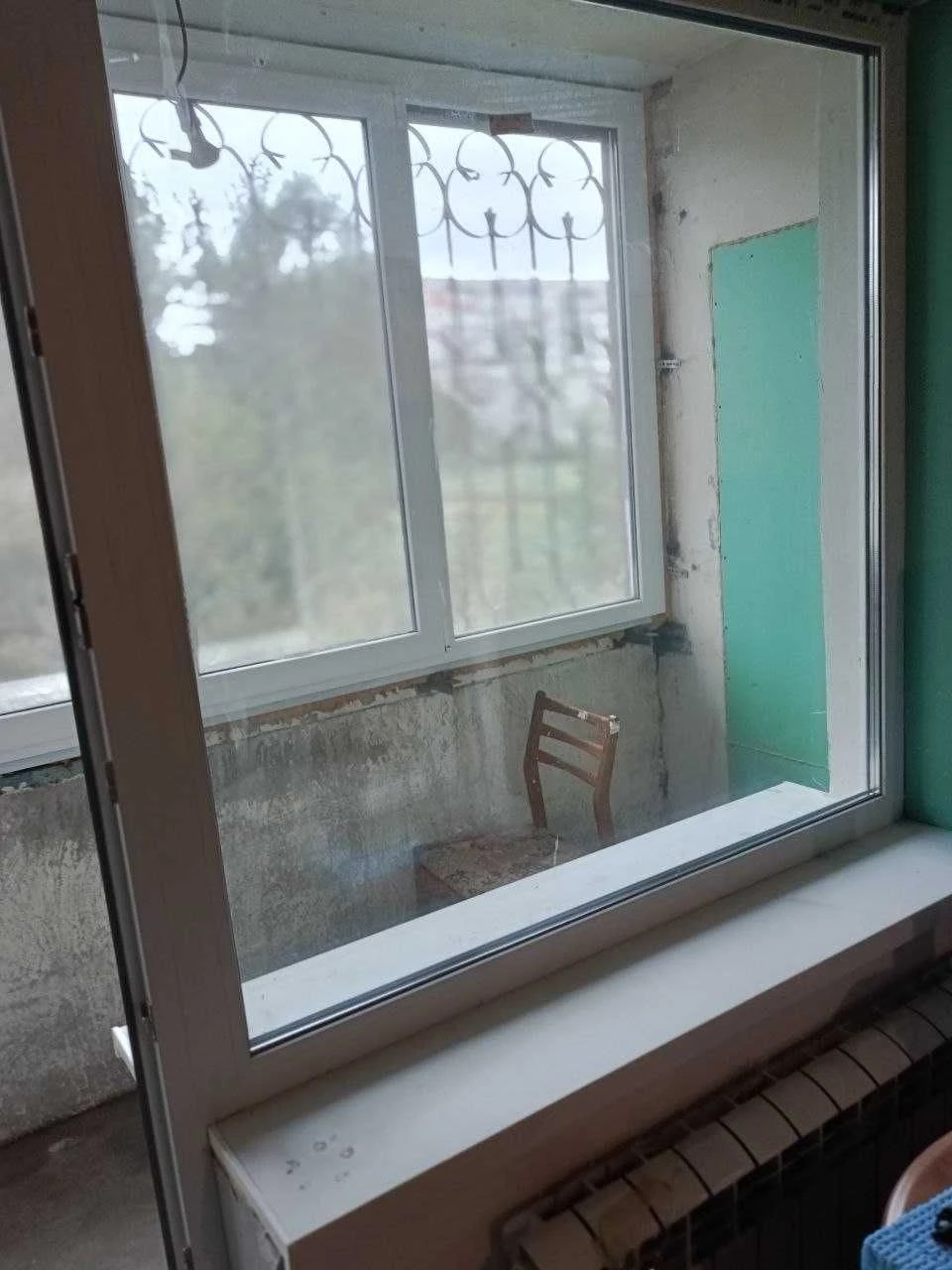 For sale, 2-room apartment on the Left Bank, 4th microdistrict, Certificate.