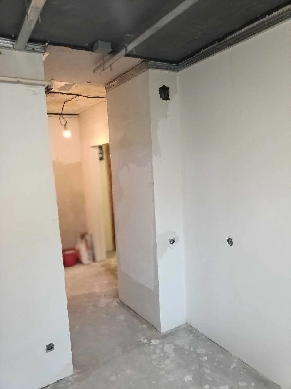 For sale, 2-room apartment on the Left Bank, 4th microdistrict, Certificate.