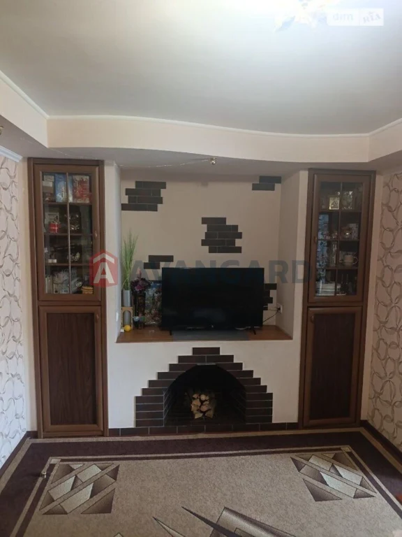 For Sale: 2-Bedroom Apartment on вул. Слісаренка