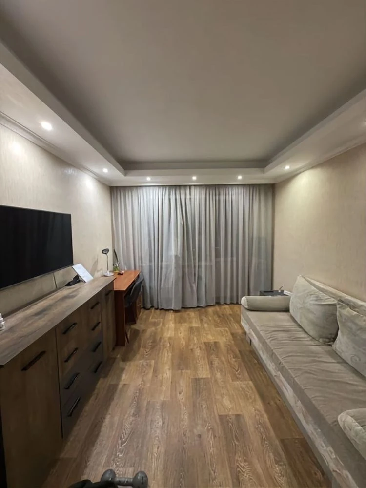 For Sale 2-room apartment with Full Renovation. Only cash.