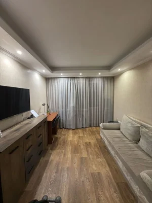 For Sale 2-room apartment with Full Renovation. Only cash.