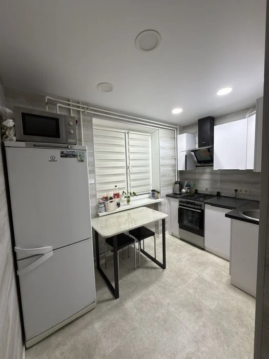 For Sale 2-room apartment with Full Renovation. Only cash.