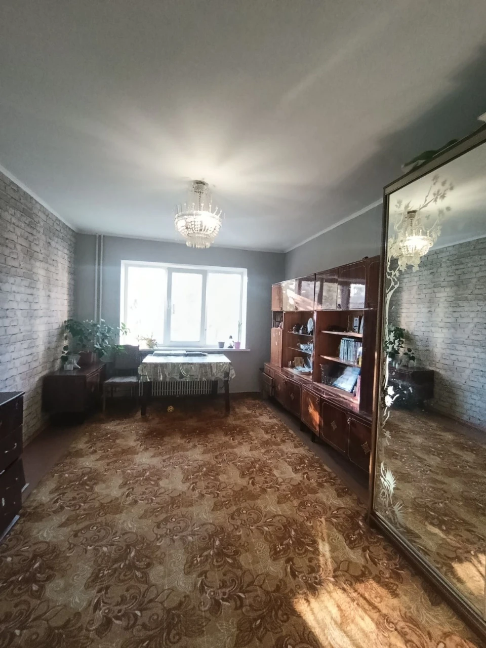 For Sale: 5 rooms in the left bank (3rd district)