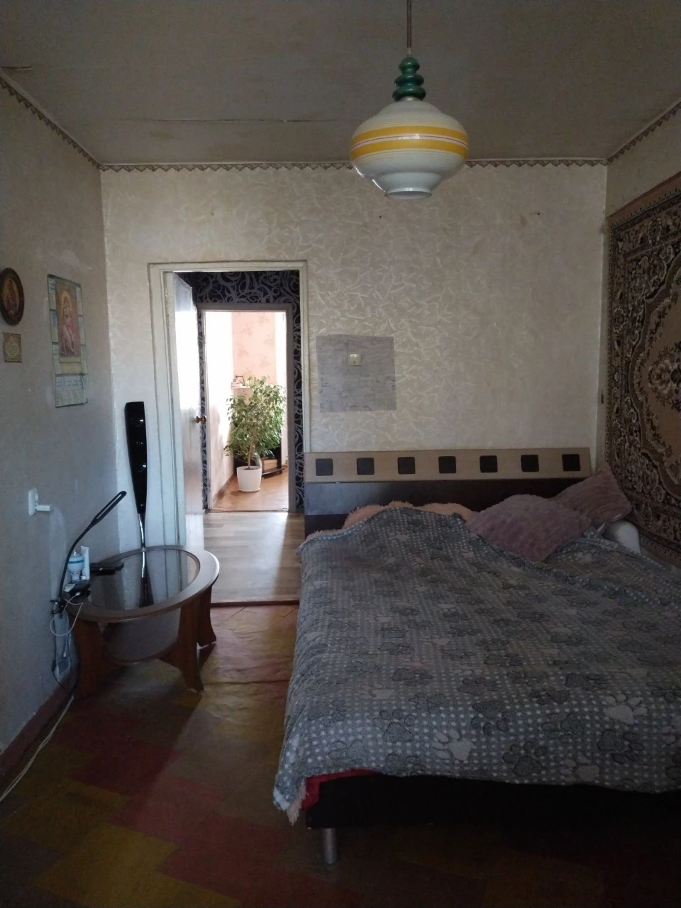 Sale of a 4-room apartment on the Left Bank of Kam'yans'ke