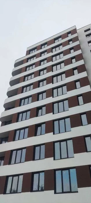 Продам 2 ком .квартиру ,Кухня-студия .рядом с центром.Сдана