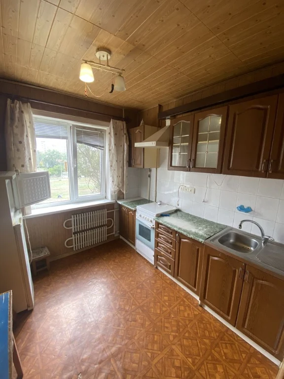 For Sale: 2-bedroom apartment. 10th microdistrict. Left Bank.