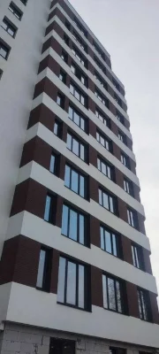 Продам 2 кім .квартиру ,Кухня-студія .поруч із центром.Здана