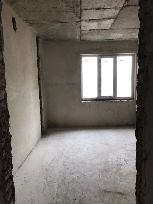 Продам 2 кім .квартиру ,Кухня-студія .поруч із центром.Здана