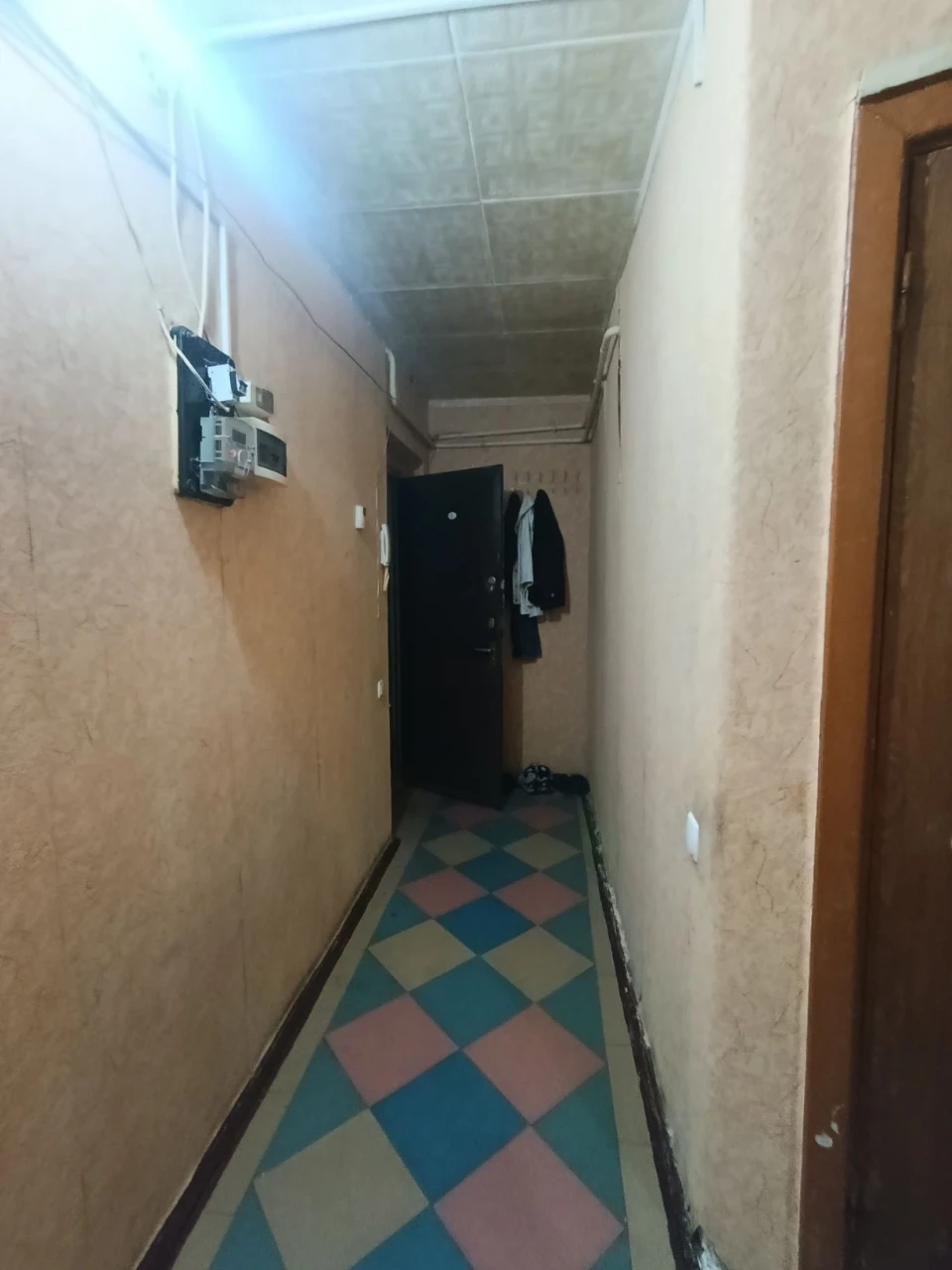 Продається 1-кімнатна квартира в цегляному будинку
