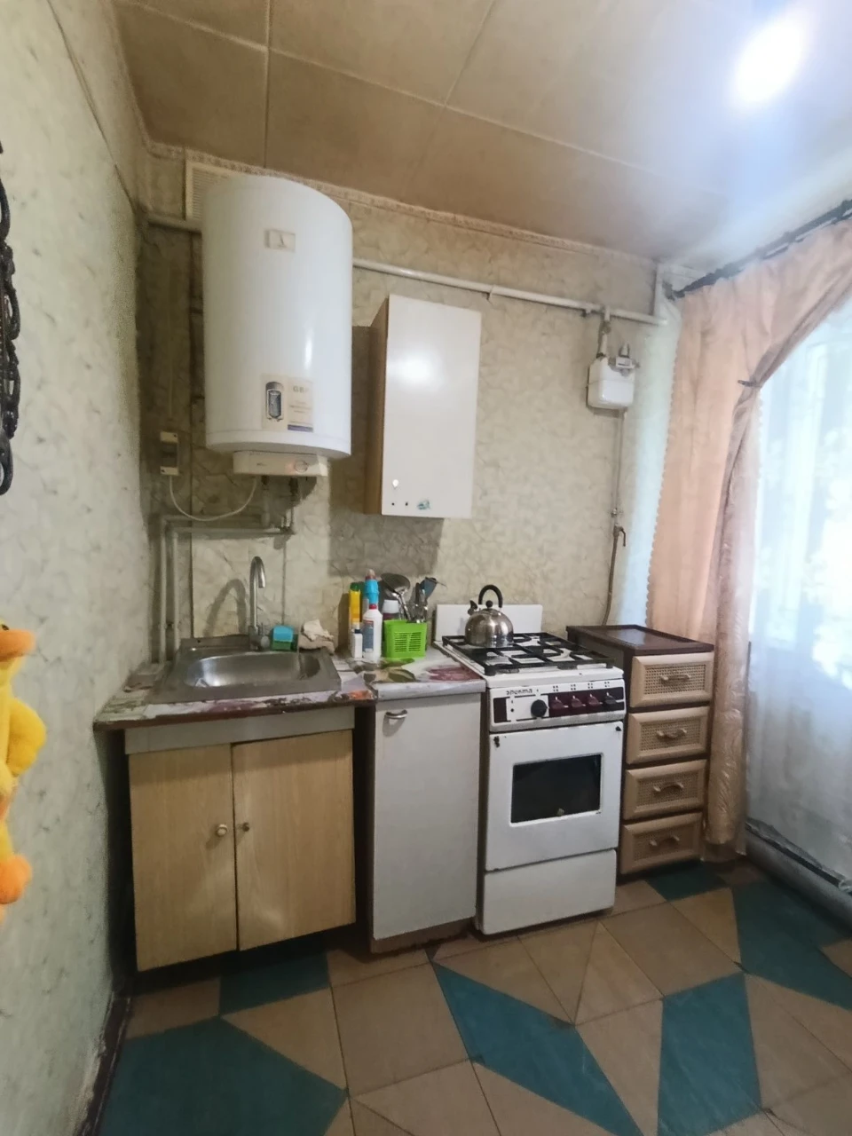Продається 1-кімнатна квартира в цегляному будинку