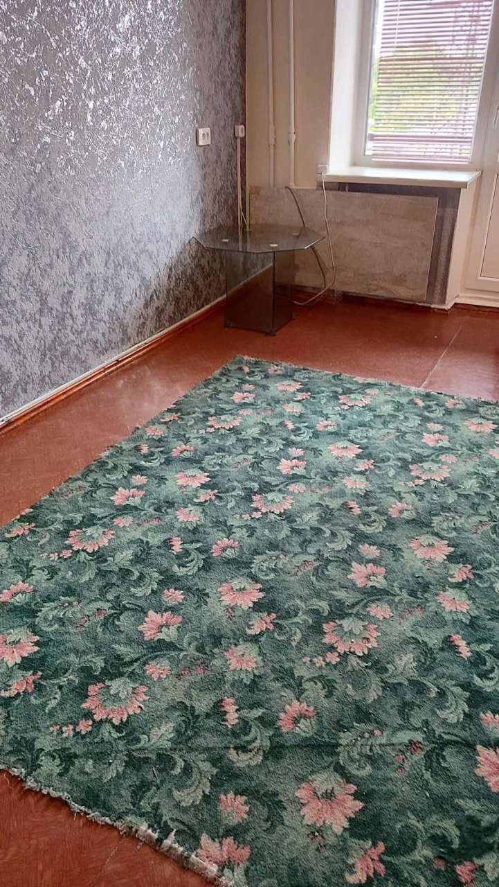 Two-bedroom large apartment 4/10 Czech brick car