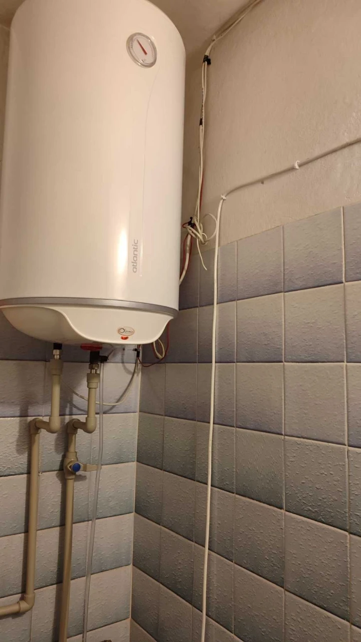 Two-bedroom large apartment 4/10 Czech brick car