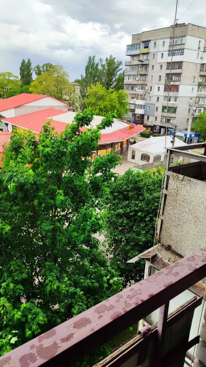 Two-bedroom large apartment 4/10 Czech brick car