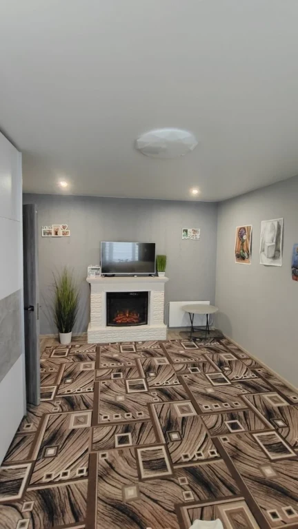 2-room apartment, independent heating, Left Bank.