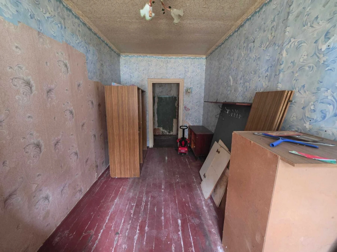 FOR SALE 2-room apartment in the train station area (village Budilevnyk, city Kam'