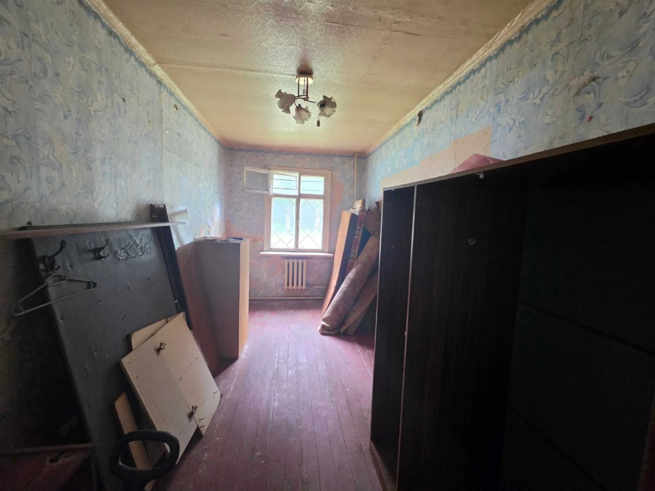 FOR SALE 2-room apartment in the train station area (village Budilevnyk, city Kam'