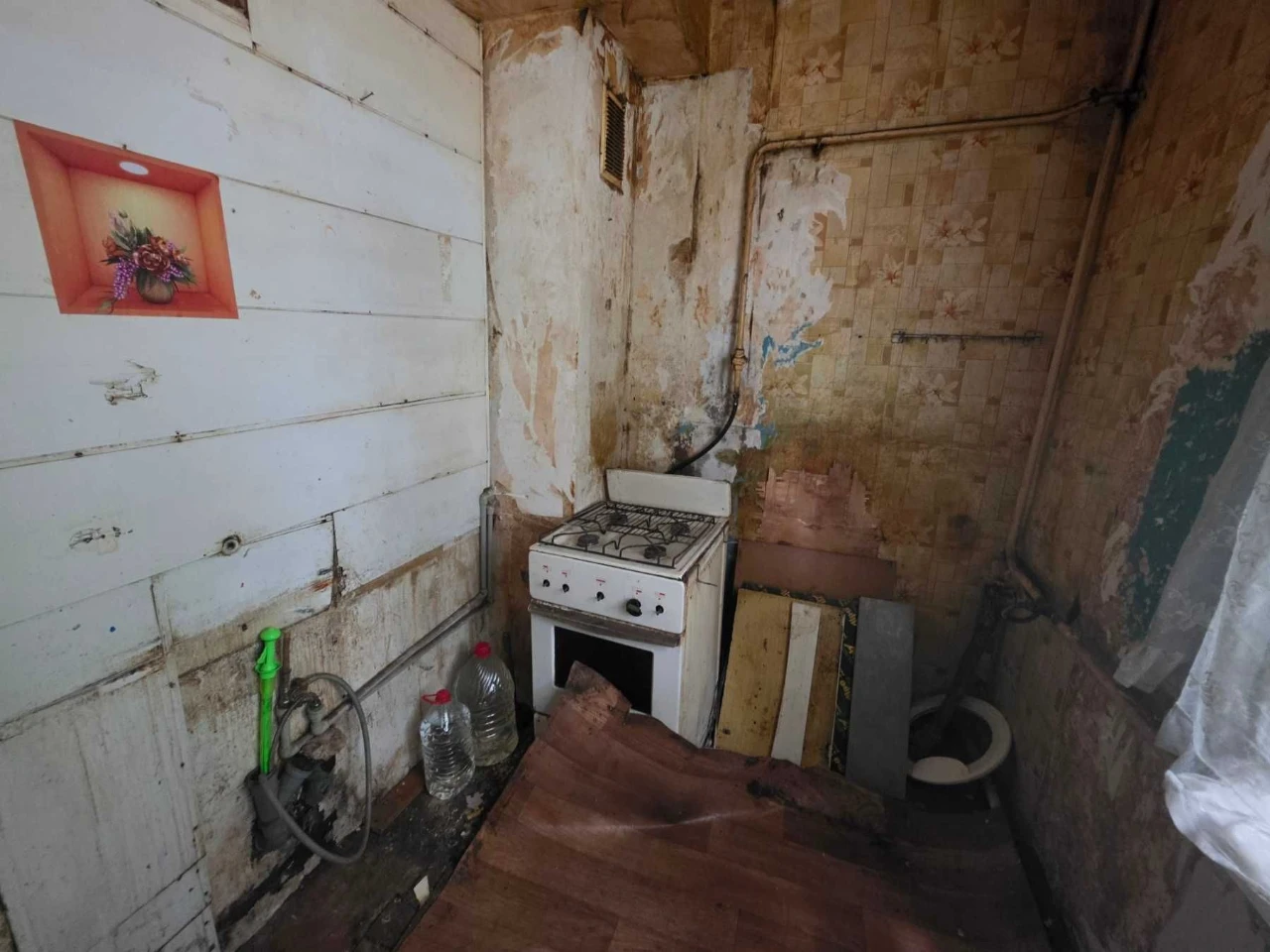 FOR SALE 2-room apartment in the train station area (village Budilevnyk, city Kam'