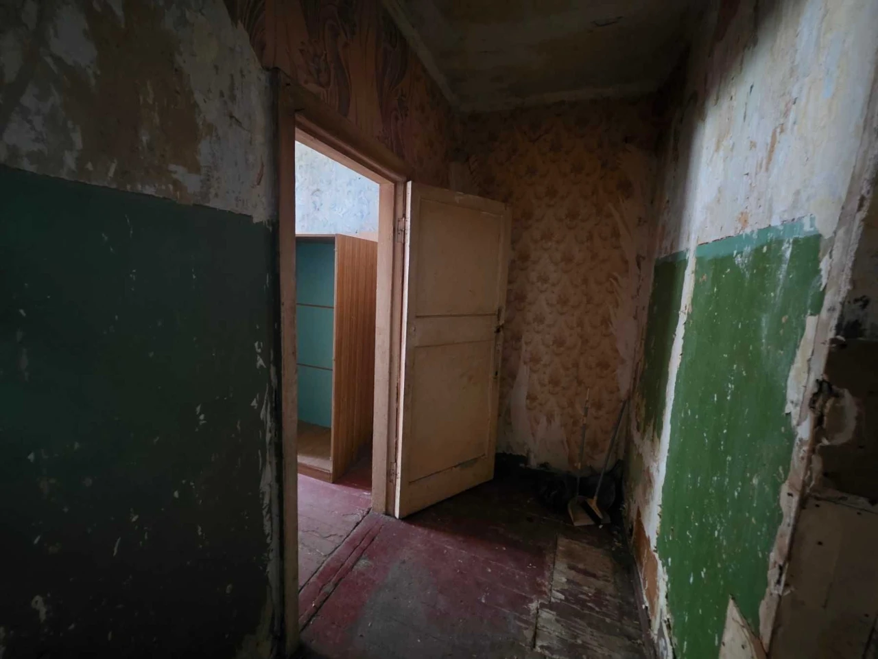 FOR SALE 2-room apartment in the train station area (village Budilevnyk, city Kam'