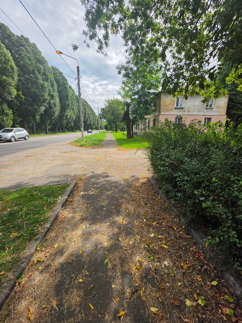 FOR SALE 2-room apartment in the train station area (village Budilevnyk, city Kam'
