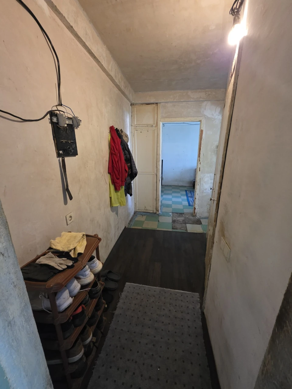 2 rooms, Social District