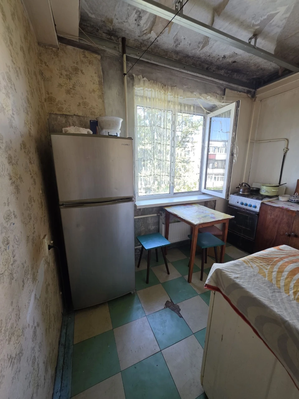 2 rooms, Social District