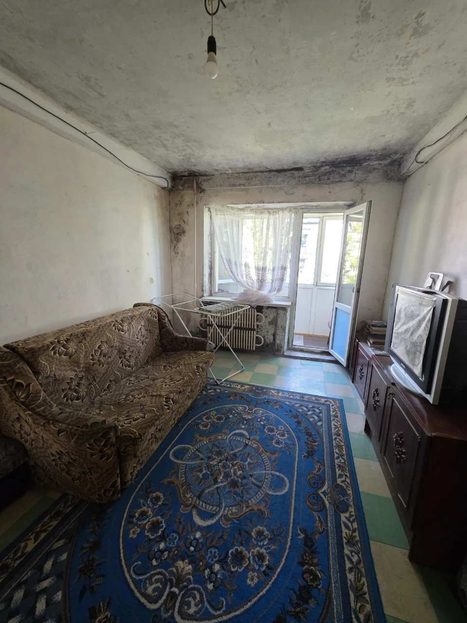 2 rooms, Social District
