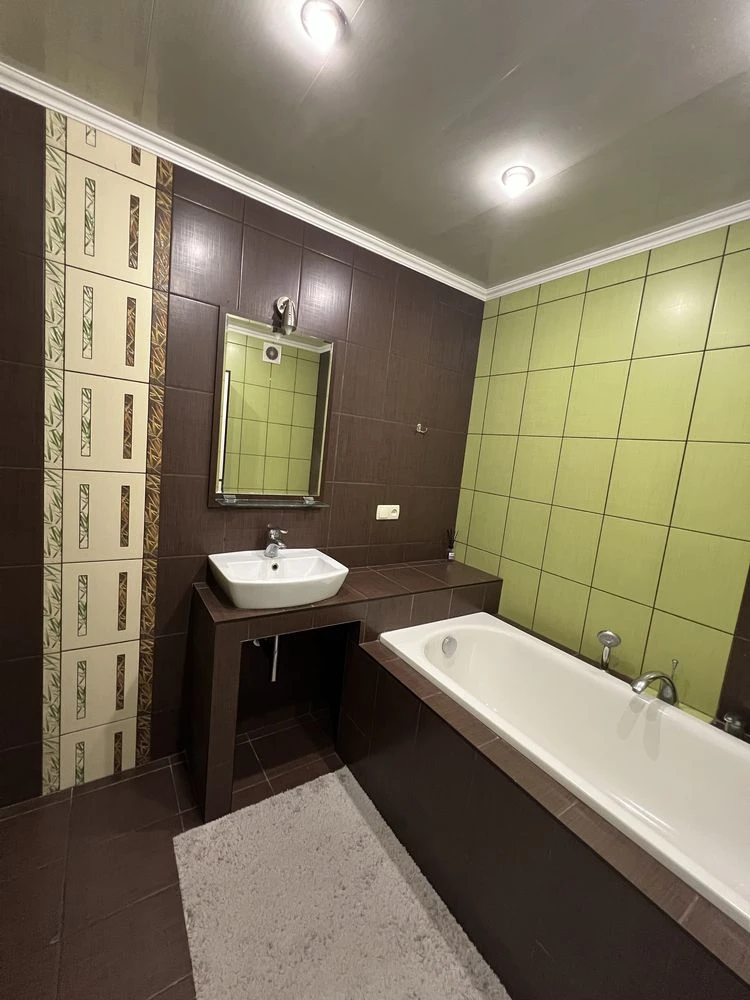 Квартира, 3 кімнати, район України, тупик 1 трамваю