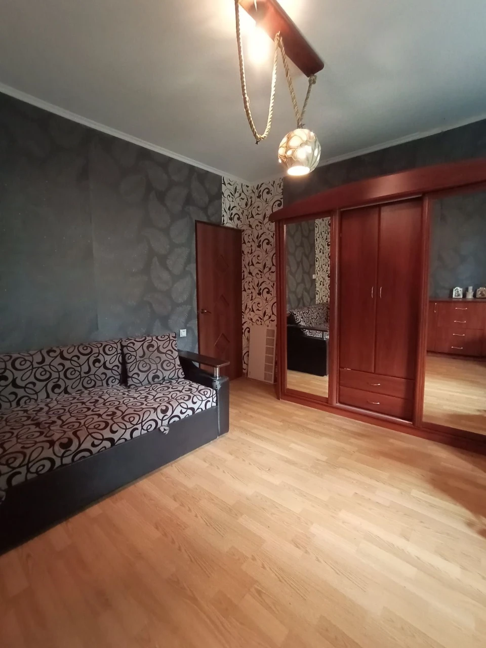 For Sale: 2-bedroom apartment, move in and live!