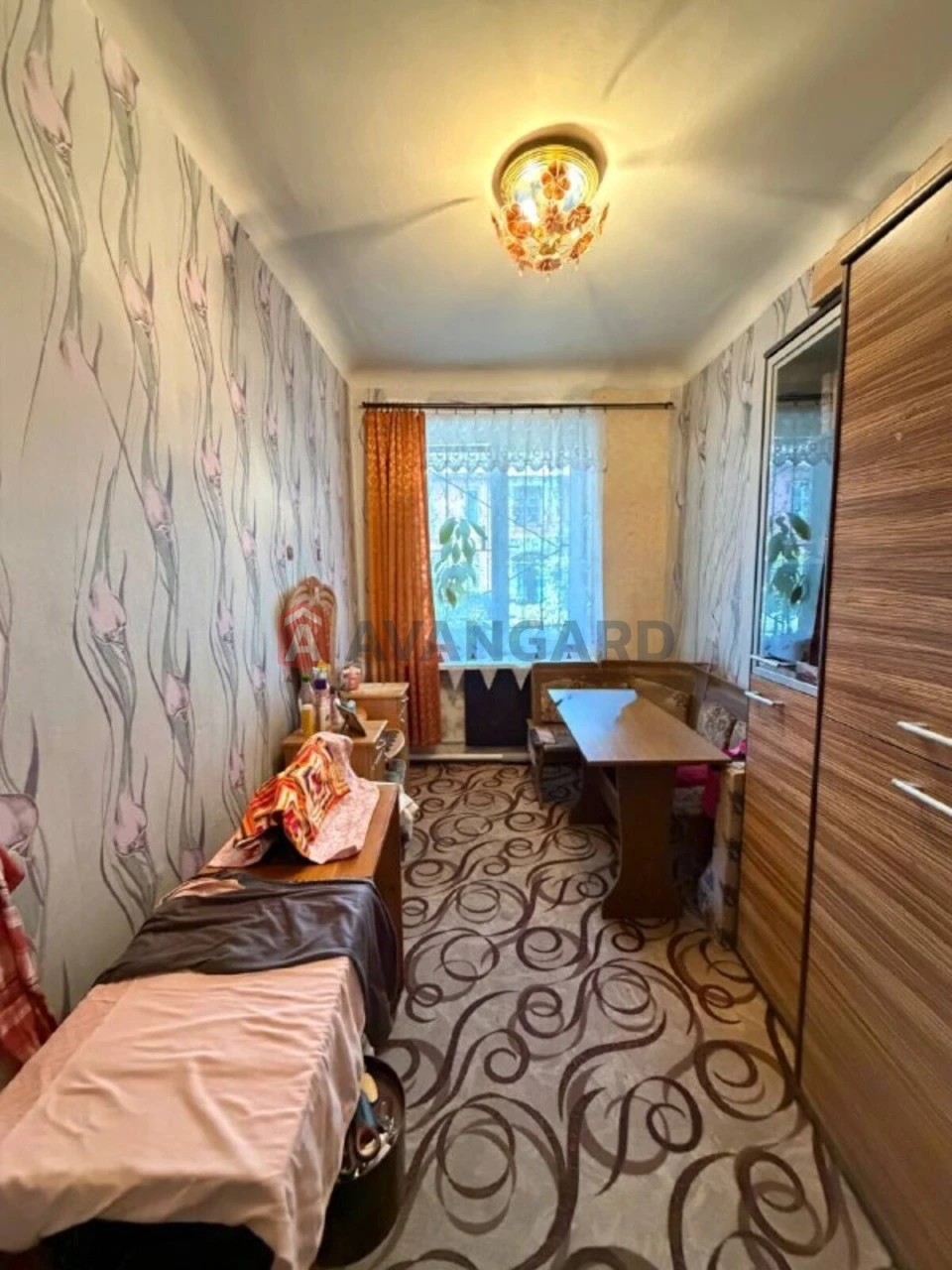 Продається 2-кімнатна квартира. Електроопалення, вул. Республіканська