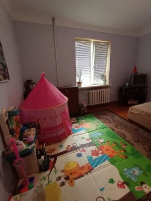 For Sale: 2-bedroom apartment, move in and live!