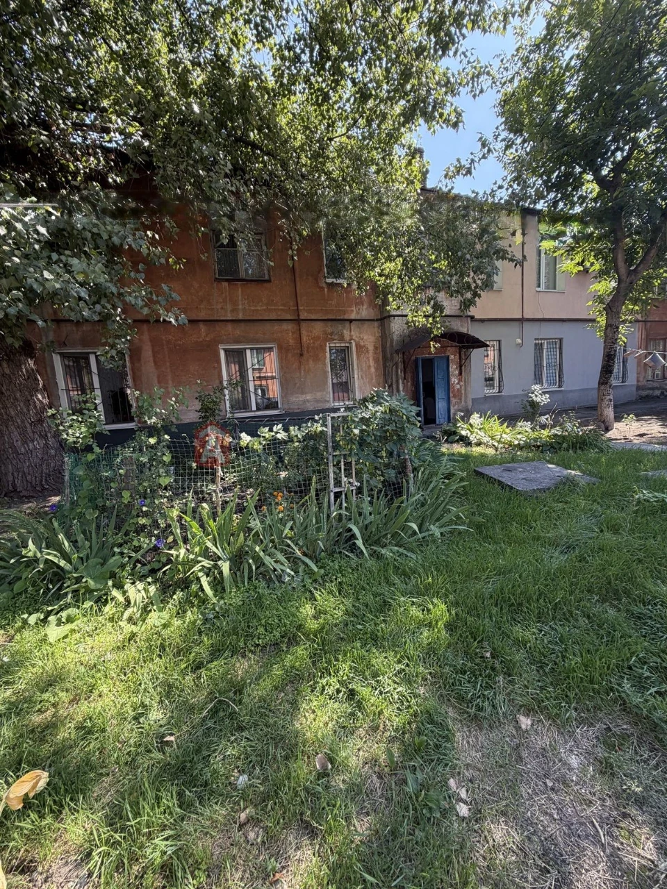 Продається 2-кімнатна квартира. Електроопалення, вул. Республіканська