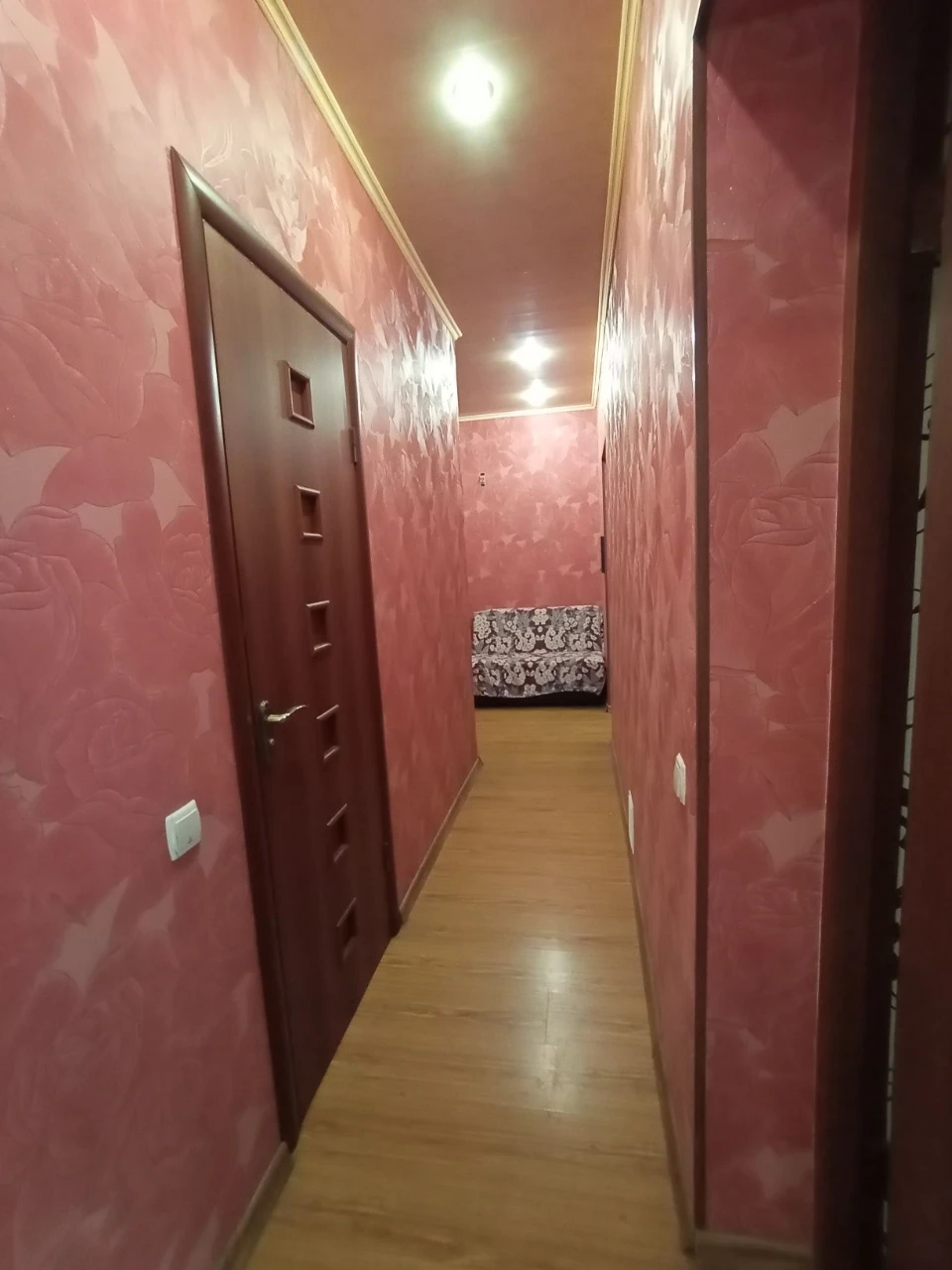 For Sale: 2-bedroom apartment, move in and live!