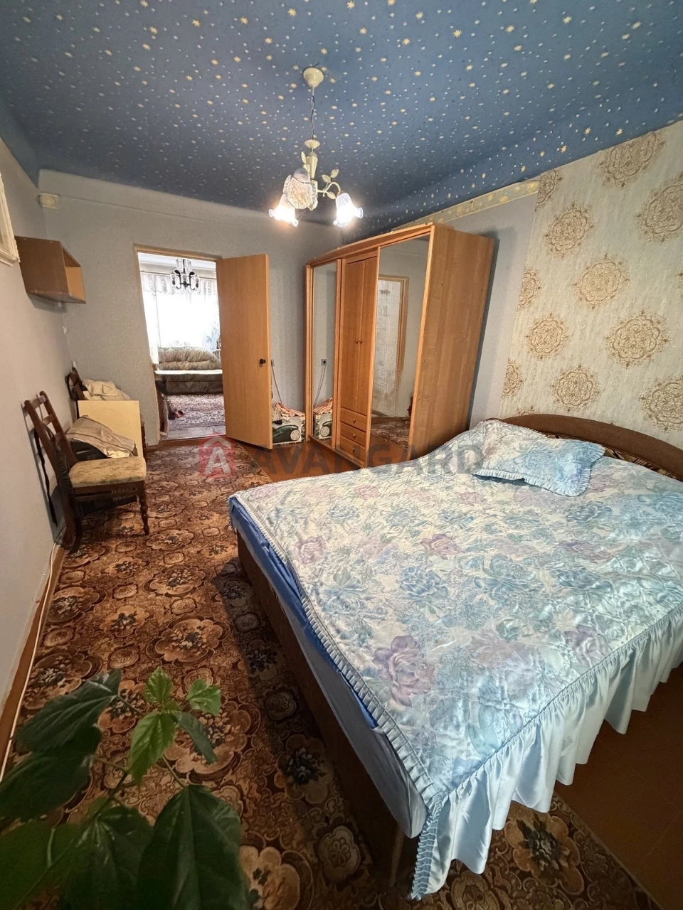 Продається 2-кімнатна квартира.