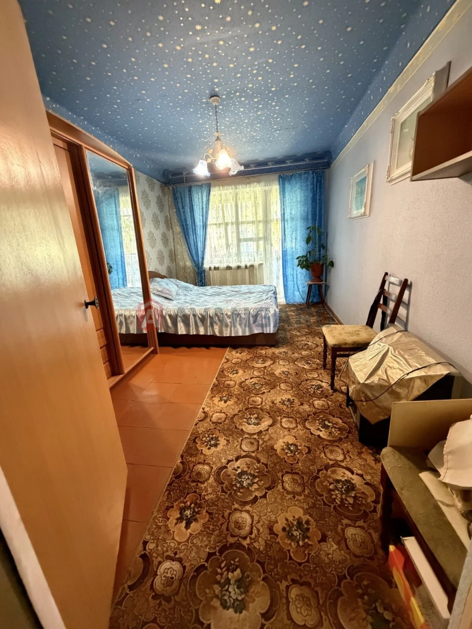 Продається 2-кімнатна квартира.