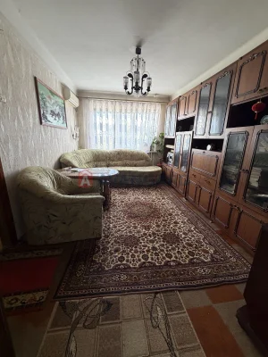 Продається 2-кімнатна квартира.