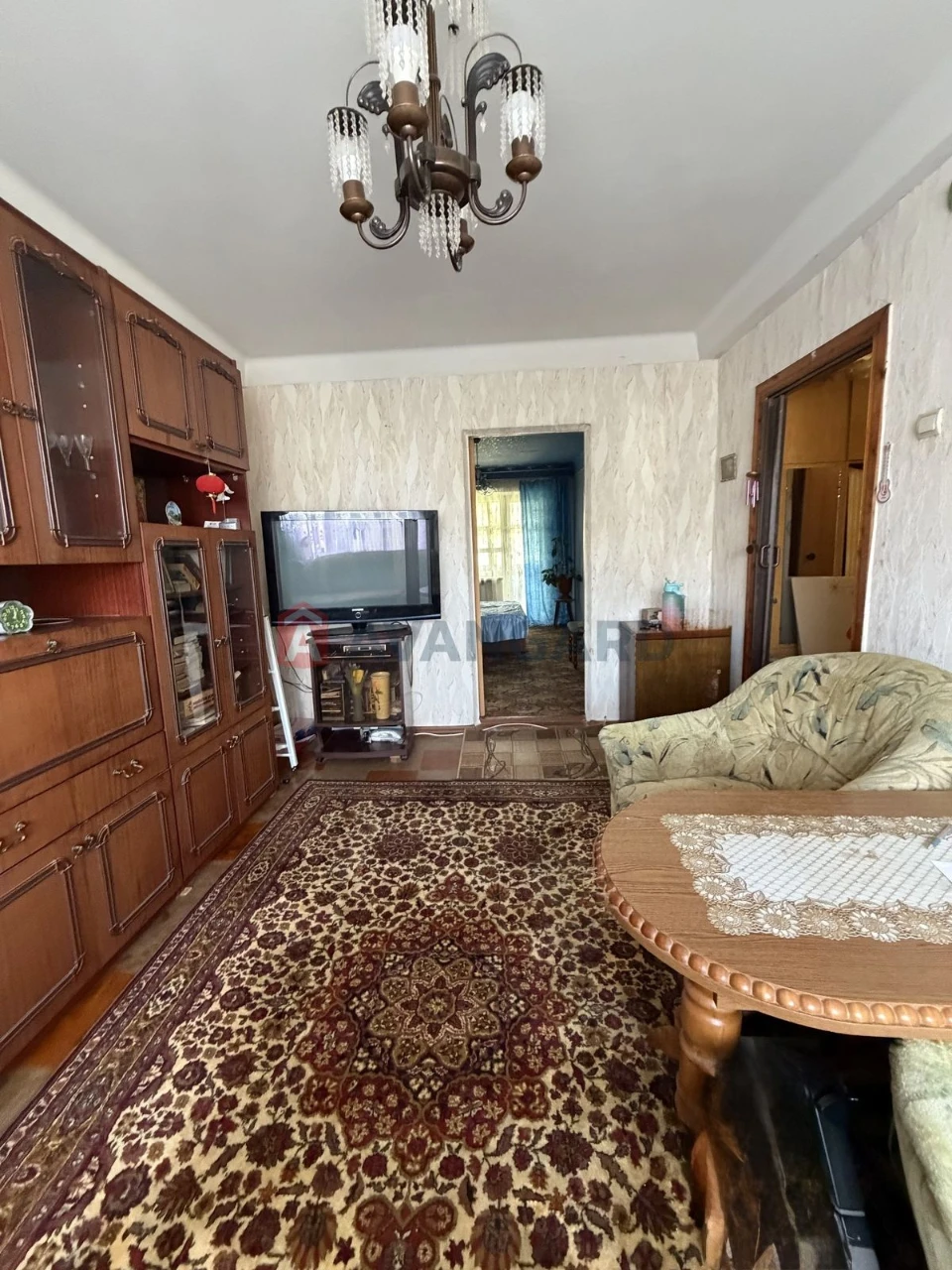 Продається 2-кімнатна квартира.